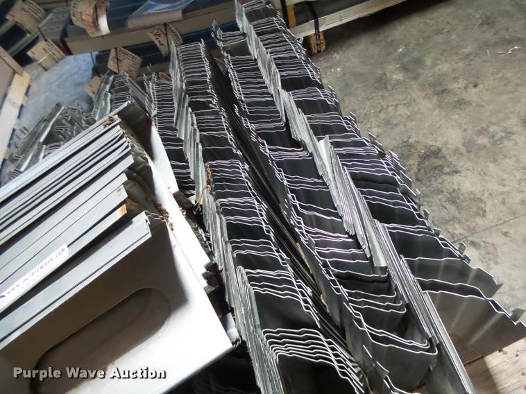 image for item DA9307 18 gauge floor supports