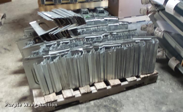 image for item DA9307 18 gauge floor supports