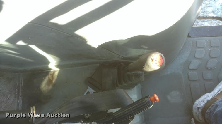 image for item DB0829 2005 New Holland TN70DA MFWD tractor