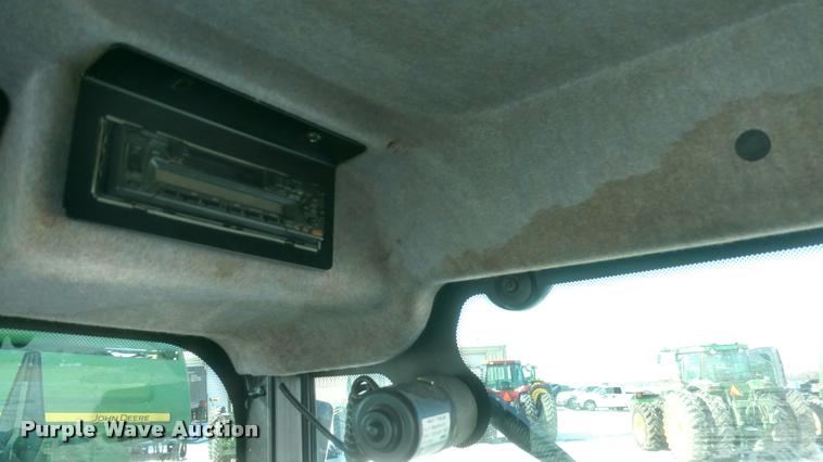 image for item DB0829 2005 New Holland TN70DA MFWD tractor