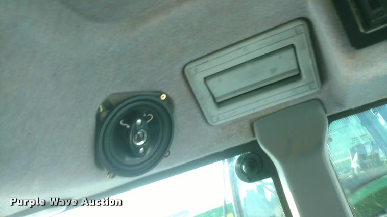 image for item DB0829 2005 New Holland TN70DA MFWD tractor