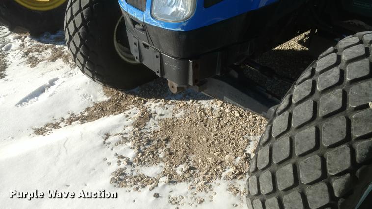 image for item DB0829 2005 New Holland TN70DA MFWD tractor