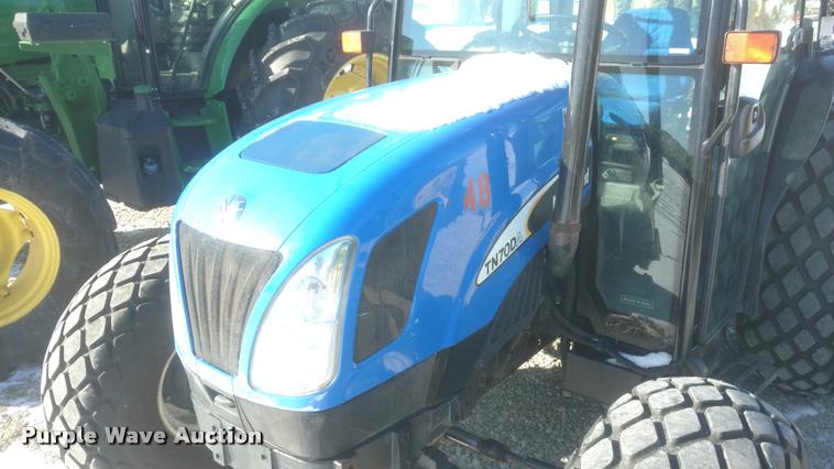 image for item DB0829 2005 New Holland TN70DA MFWD tractor