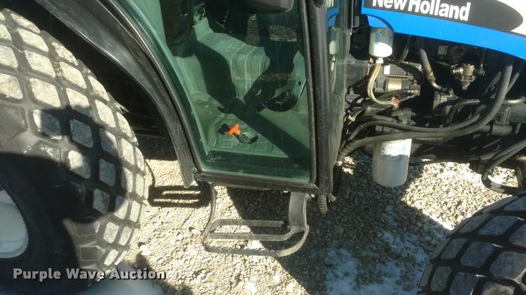image for item DB0829 2005 New Holland TN70DA MFWD tractor