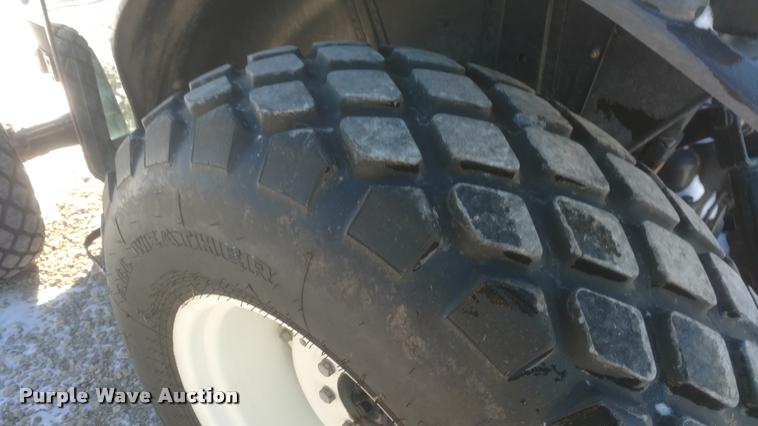 image for item DB0829 2005 New Holland TN70DA MFWD tractor