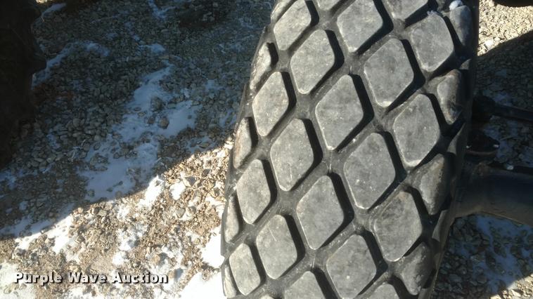 image for item DB0829 2005 New Holland TN70DA MFWD tractor