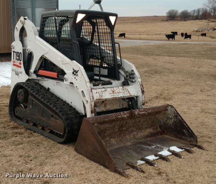 image for item DB0843 2007 Bobcat T190 skid steer