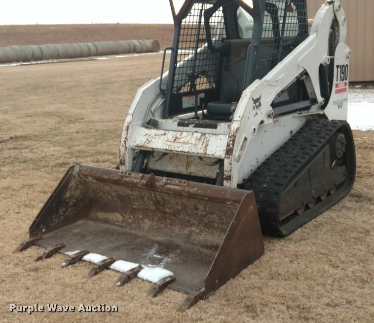 image for item DB0843 2007 Bobcat T190 skid steer
