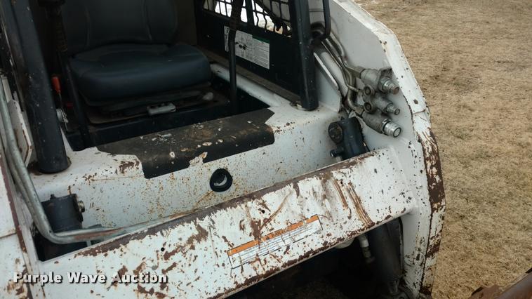 image for item DB0843 2007 Bobcat T190 skid steer