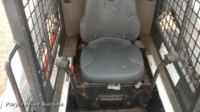 image for item DB0843 2007 Bobcat T190 skid steer