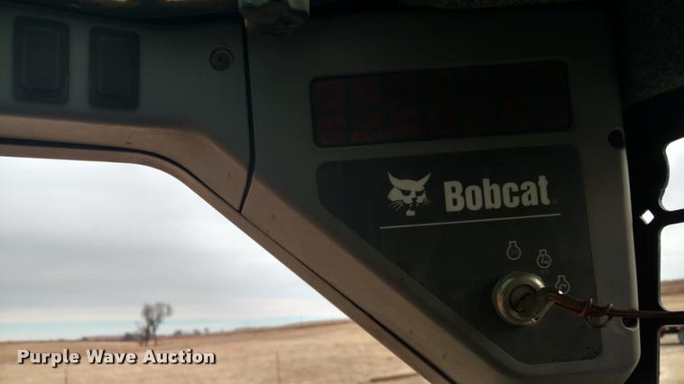 image for item DB0843 2007 Bobcat T190 skid steer