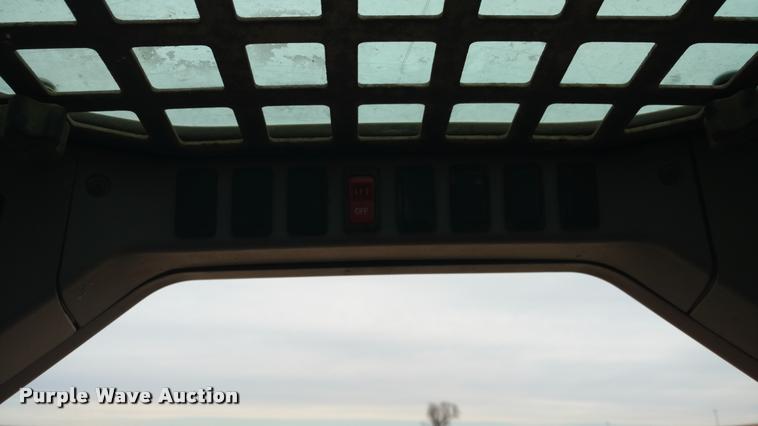 image for item DB0843 2007 Bobcat T190 skid steer