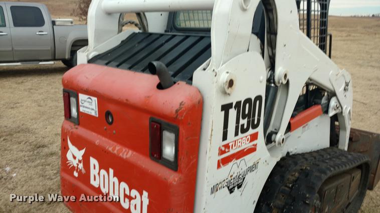 image for item DB0843 2007 Bobcat T190 skid steer