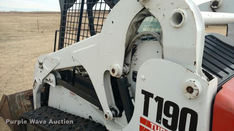 image for item DB0843 2007 Bobcat T190 skid steer