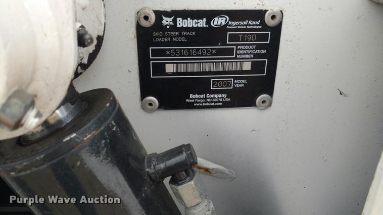 image for item DB0843 2007 Bobcat T190 skid steer