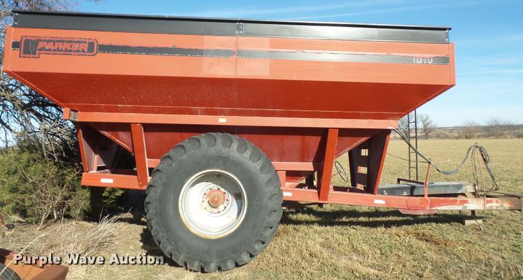 image for item DB2851 Parker 1010 grain cart