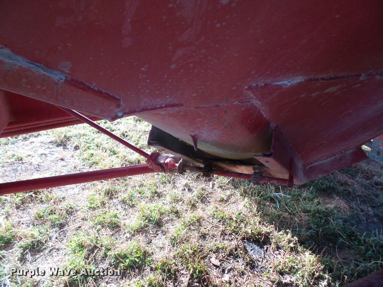 image for item DB2851 Parker 1010 grain cart