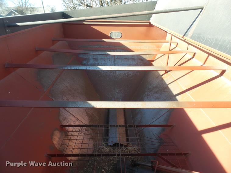 image for item DB2851 Parker 1010 grain cart