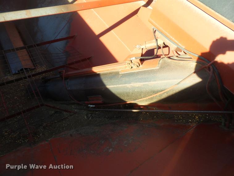 image for item DB2851 Parker 1010 grain cart