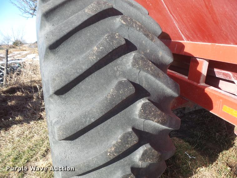 image for item DB2851 Parker 1010 grain cart