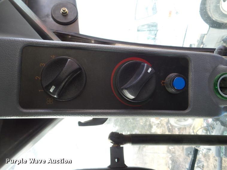 image for item DB5426 2004 New Holland TS115A MFWD tractor