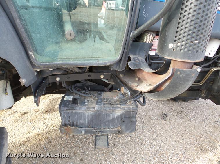image for item DB5426 2004 New Holland TS115A MFWD tractor