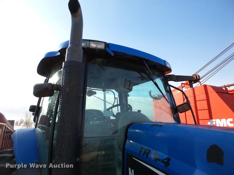 image for item DB5426 2004 New Holland TS115A MFWD tractor