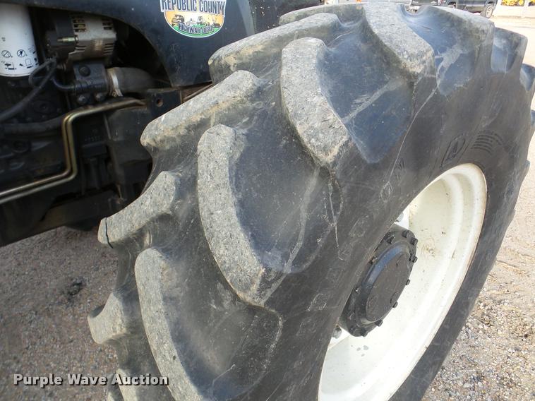 image for item DB5426 2004 New Holland TS115A MFWD tractor