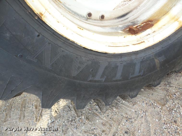 image for item DB5426 2004 New Holland TS115A MFWD tractor