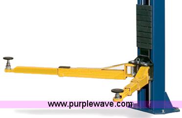 image for item F1917 Two post car/truck lift