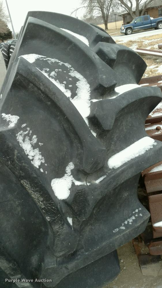 image for item F1918 Firestone 30.5L-32 tire