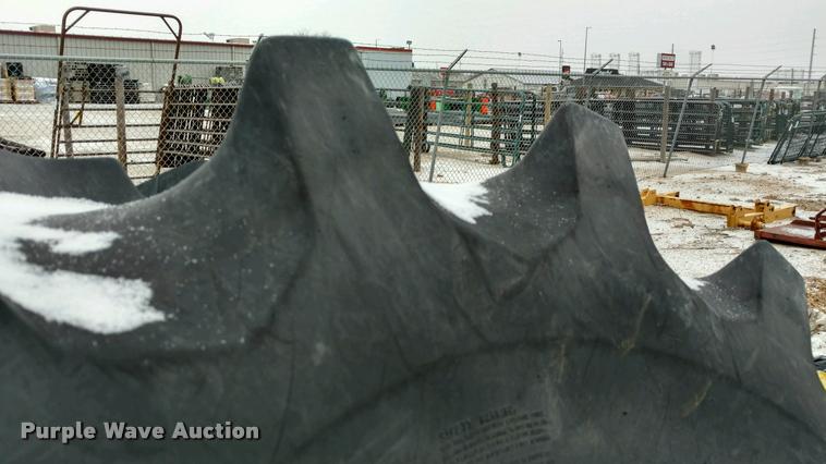 image for item F1918 Firestone 30.5L-32 tire