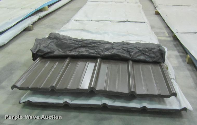 image for item F1924 (60) sheets of metal siding/roofing
