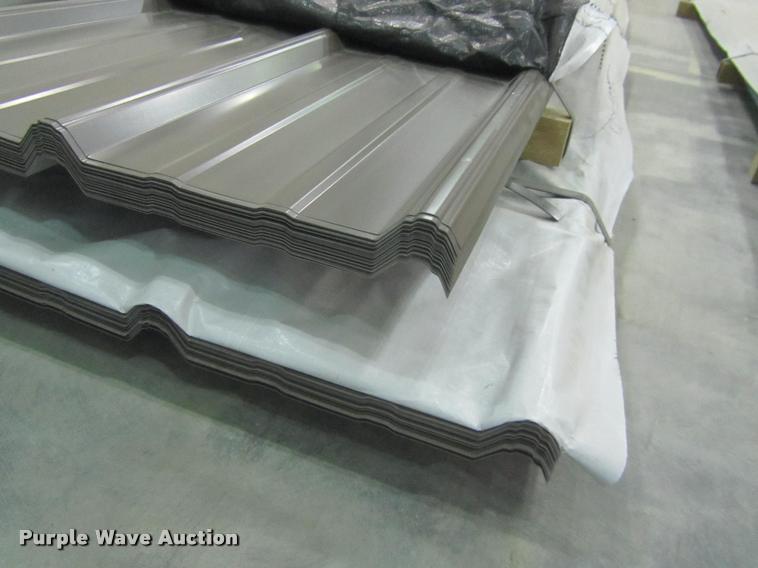 image for item F1924 (60) sheets of metal siding/roofing