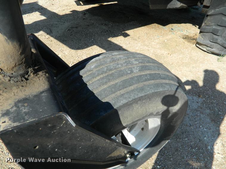 image for item J5124 2002 Case WDX1101 self-propelled windrower