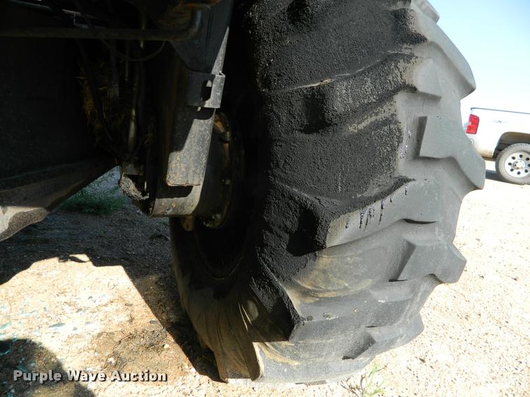 image for item J5124 2002 Case WDX1101 self-propelled windrower