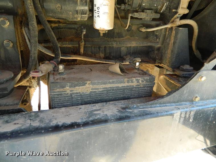 image for item J5124 2002 Case WDX1101 self-propelled windrower