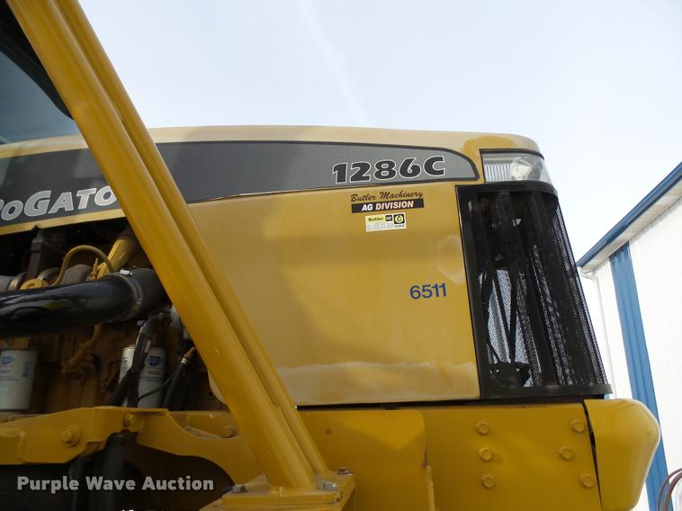 image for item J5455 2008 Ag-Chem RoGator 1286C self-propelled sprayer