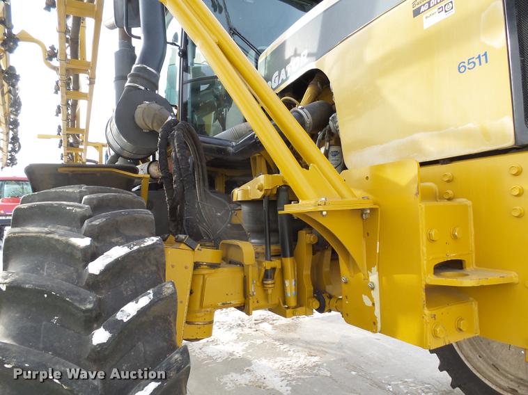 image for item J5455 2008 Ag-Chem RoGator 1286C self-propelled sprayer