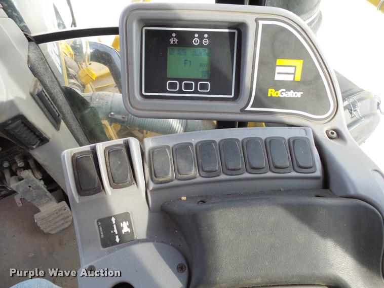 image for item J5455 2008 Ag-Chem RoGator 1286C self-propelled sprayer