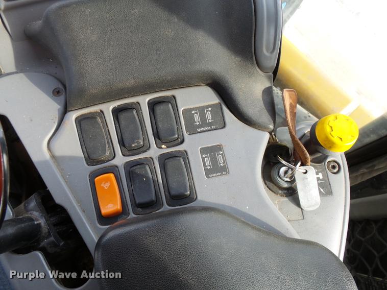 image for item J5455 2008 Ag-Chem RoGator 1286C self-propelled sprayer