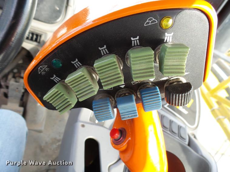 image for item J5455 2008 Ag-Chem RoGator 1286C self-propelled sprayer