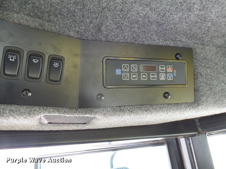 image for item J5455 2008 Ag-Chem RoGator 1286C self-propelled sprayer