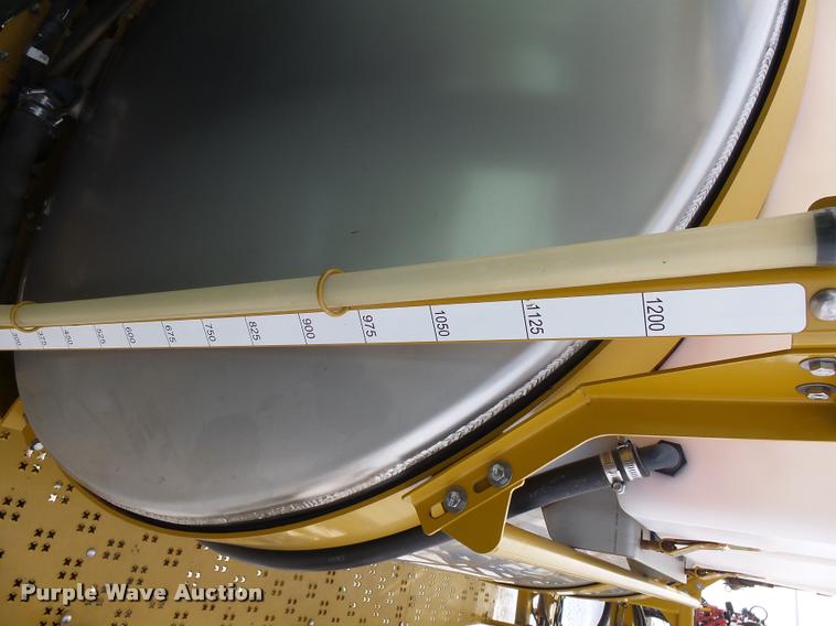 image for item J5455 2008 Ag-Chem RoGator 1286C self-propelled sprayer