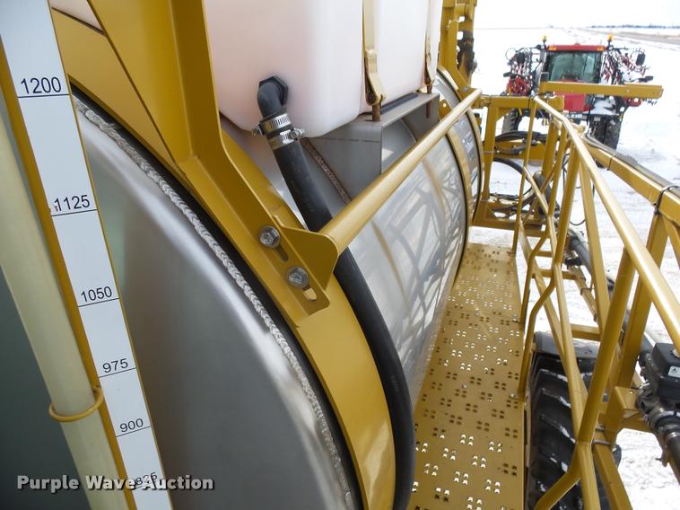 image for item J5455 2008 Ag-Chem RoGator 1286C self-propelled sprayer