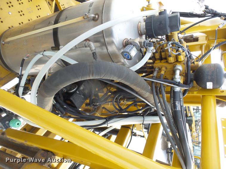 image for item J5455 2008 Ag-Chem RoGator 1286C self-propelled sprayer