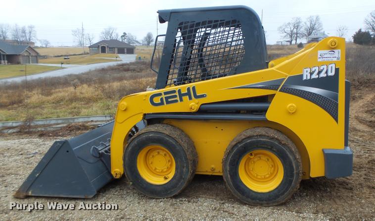 image for item K5507 2014 Gehl R220 skid steer
