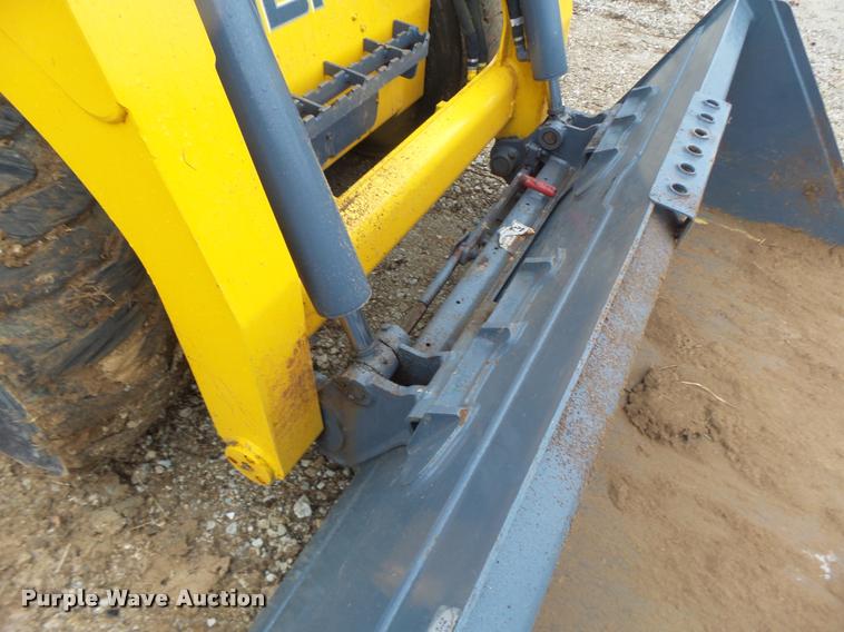 image for item K5507 2014 Gehl R220 skid steer