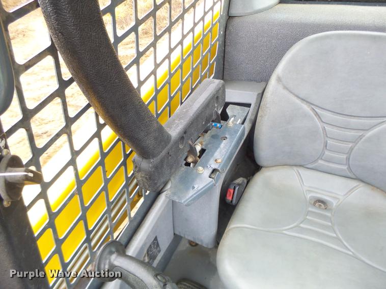 image for item K5507 2014 Gehl R220 skid steer