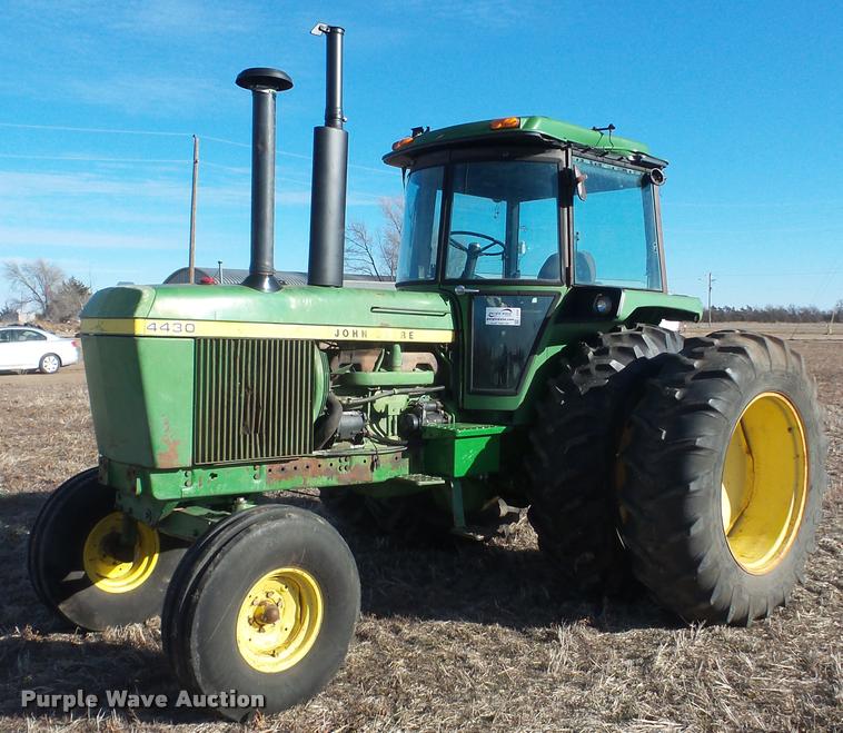 image for item L3370 1976 John Deere 4430 tractor